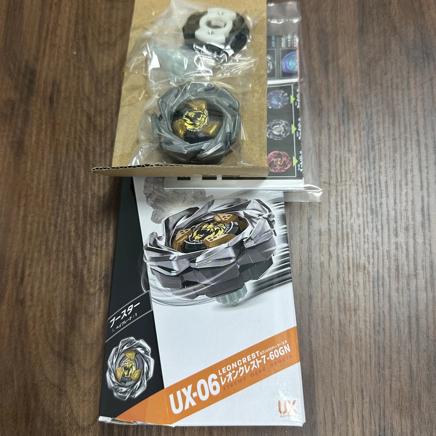Arena-X  beyscollector  Beys X UX-06/UX06 Booster Leon Crest -60GN with  packaging box